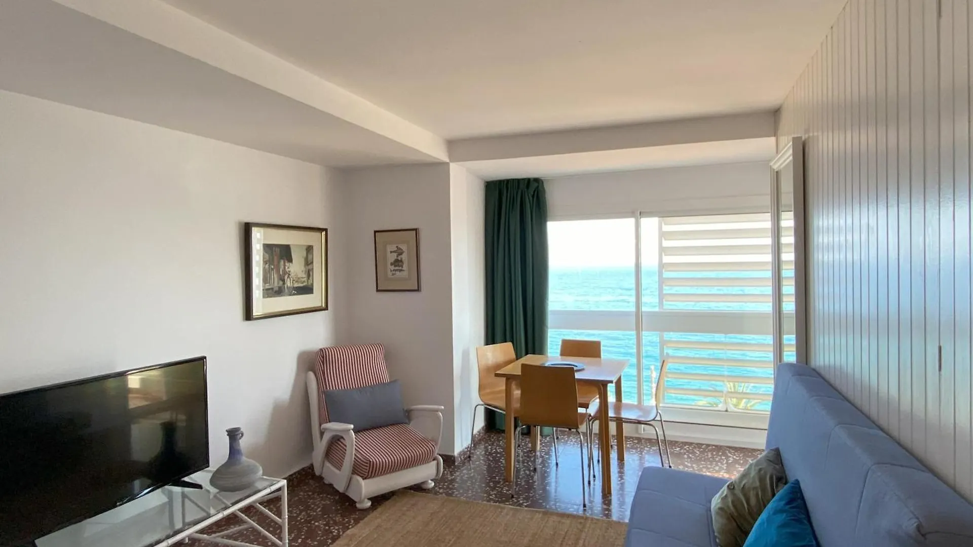 Mediterranean Apartment In Lloret De Mar Next To The Sea