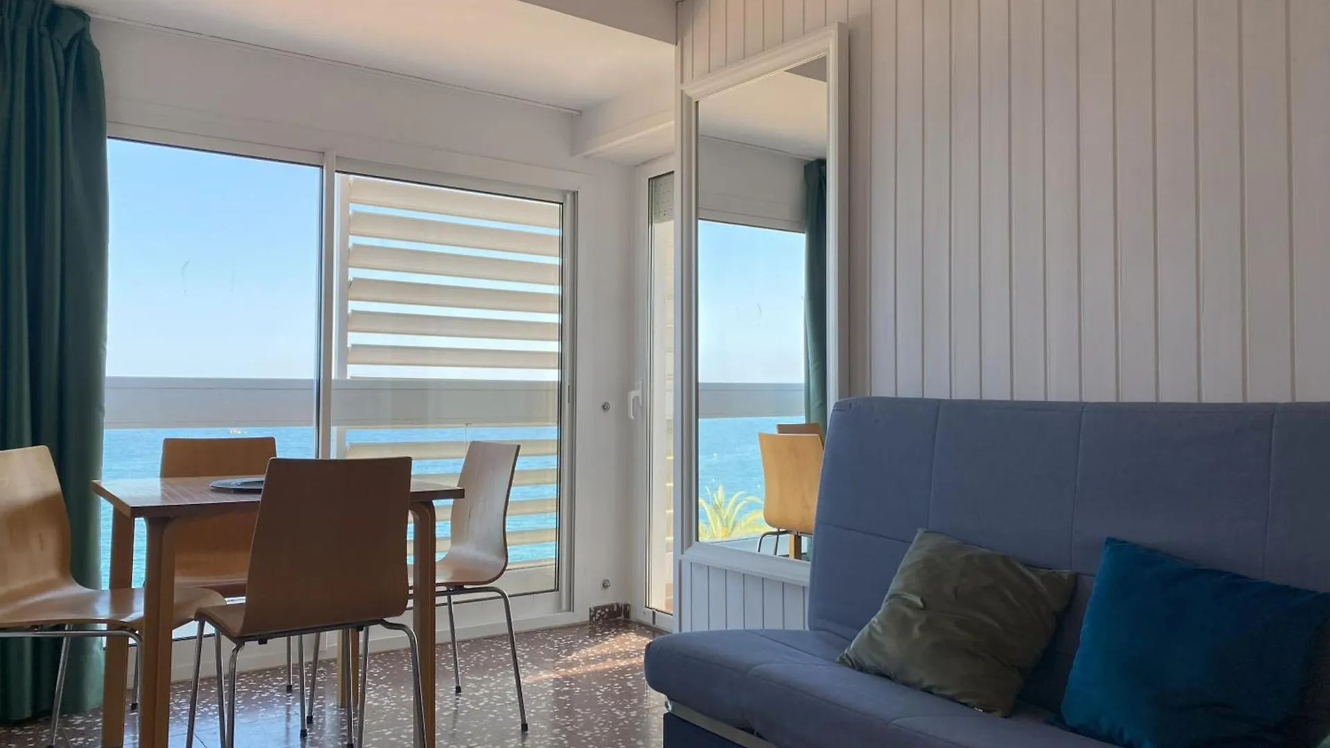 Mediterranean Apartment In Lloret De Mar Next To The Sea
