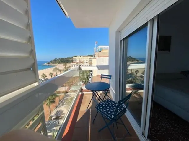 Mediterranean Apartment In Lloret De Mar Next To The Sea
